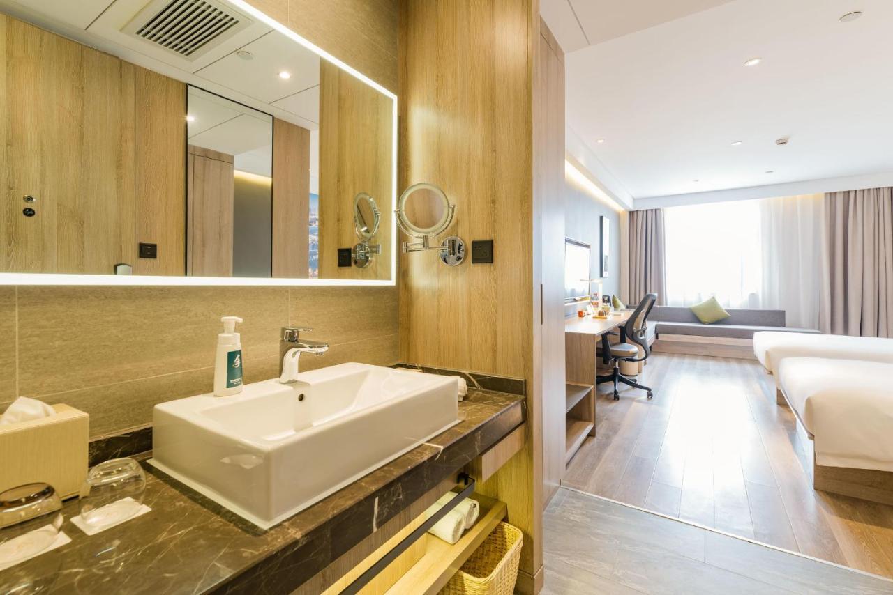 Atour Hongqiao National Exhibition Center Wuzhong Road Hotel